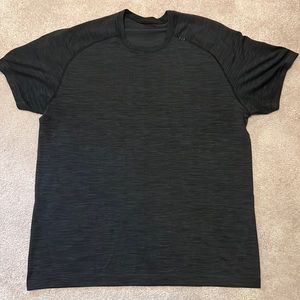 Mens LULU LEMON tshirt